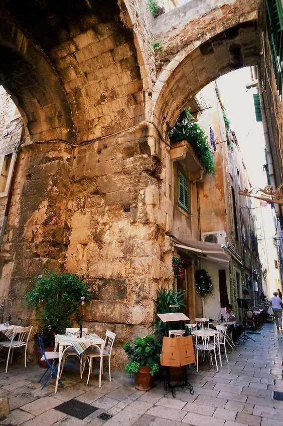 Bella Elia Apartment Split