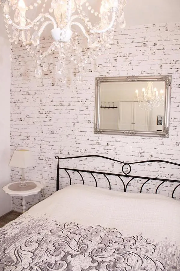 Bella Elia Apartment Split