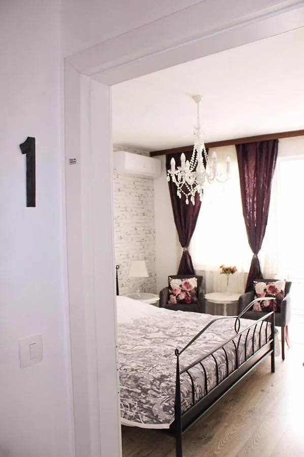Bella Elia Apartment Split